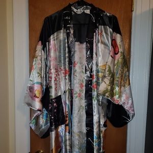 AUTHENTIC Japanese Kimono Robe NWOT